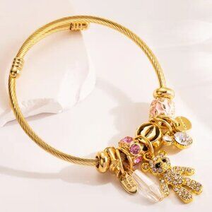 NEW ! super cute loving bear 18k gold inlay bracelet NWOT